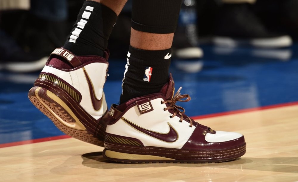 徐阳：邵佳一的融合与沟通能力强；希望更多年轻教练挺身而出（徐阳称邵佳一融合与沟通出色，盼更多年轻教练挺身而出）