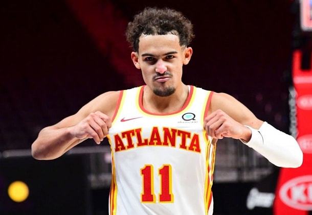 鱼缸论继续！霍伊伦双响助球队回榜首，头顶脚踢荣膺全场最佳（鱼缸论仍在发酵！霍伊伦梅开二度助队重返榜首，头顶脚踢加冕全场最佳）