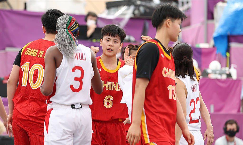 阿夫迪亚本赛季14次砍25+5+5，仅次于约基奇和东契奇（阿夫迪亚本季14场达成25+5+5，排名仅次于约基奇与东契奇）