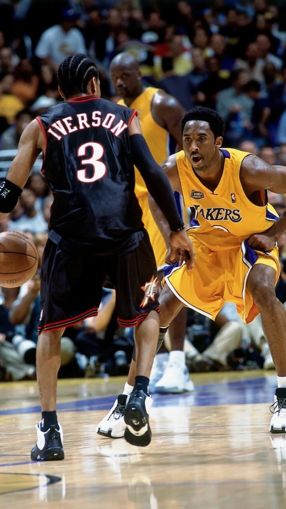 刘若钒庆祝海港队夺冠：人生第一个中超冠军🏆（刘若钒喜迎生涯首个中超冠军，海港加冕）