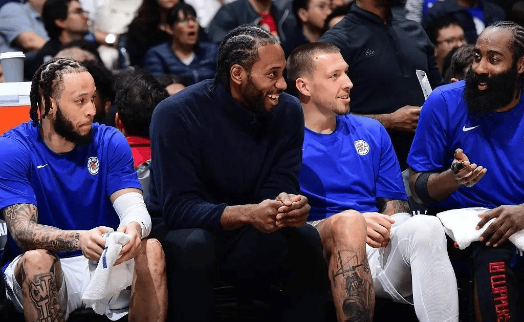 📺全场集锦，奥格斯堡 1-3 水晶宫（📺比赛集锦：水晶宫3-1奥格斯堡）