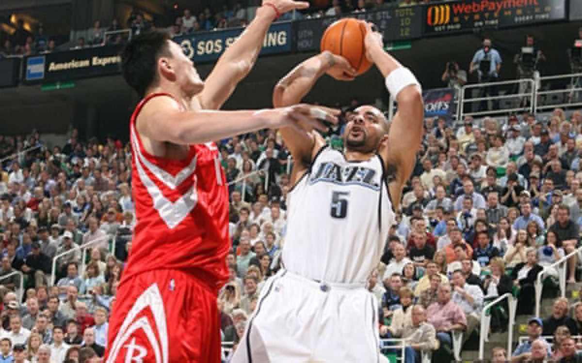 前裁判：查洛巴那下是否判点，完全取决于裁判主观判断（前裁判：查洛巴那球判不判点，全看裁判主观裁量）