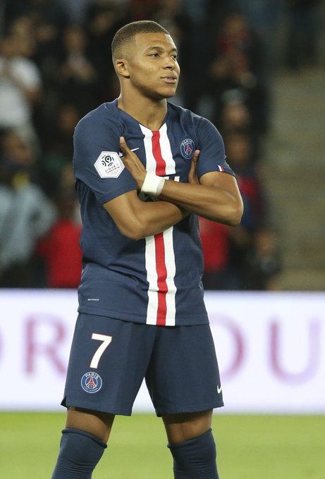 稳定！马尔卡宁全场18中11轰30分8篮板（手感在线！马尔卡宁18投11中拿下30分8篮板）