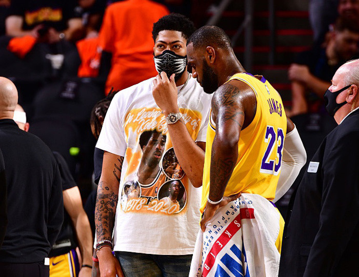 西甲-姆巴佩双响罗德里戈破门 皇马4-1登顶（西甲：姆巴佩梅开二度、罗德里戈破门，皇马4-1登顶榜首）