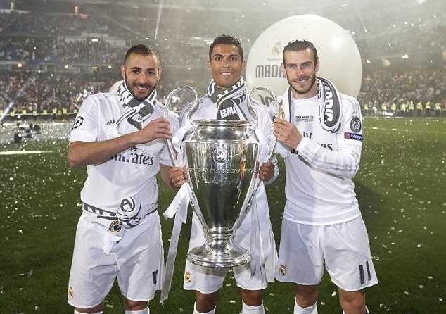 切尔西遭遇离奇伤病！帕尔默家中撞门伤及脚趾，出战成疑（切尔西再遇怪伤：帕尔默家中撞门致趾伤，出战成疑）