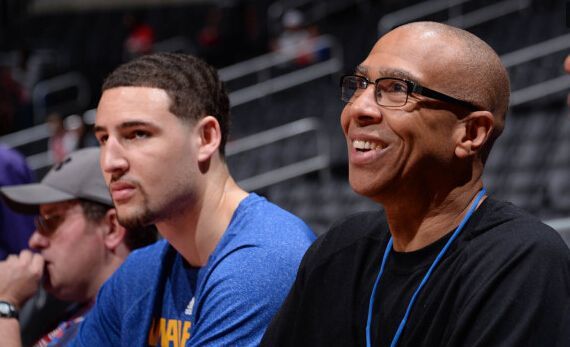 海港夺冠真相曝光！穆斯卡特硬刚挖角+3大对手集体送人头（海港称王内幕揭晓！穆斯卡特强硬回击挖角，三大对手集体失误送礼）