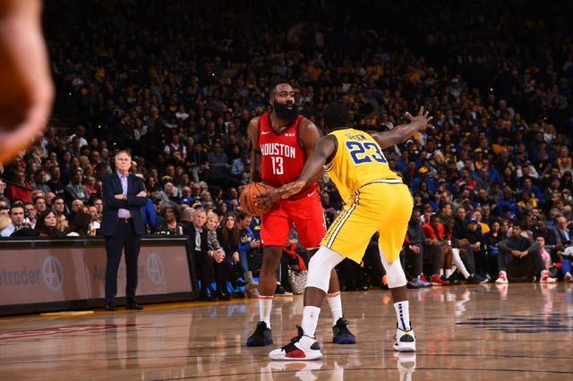 大连人队表现积极取得宝贵积分（大连人奋勇拼搏收获关键积分）