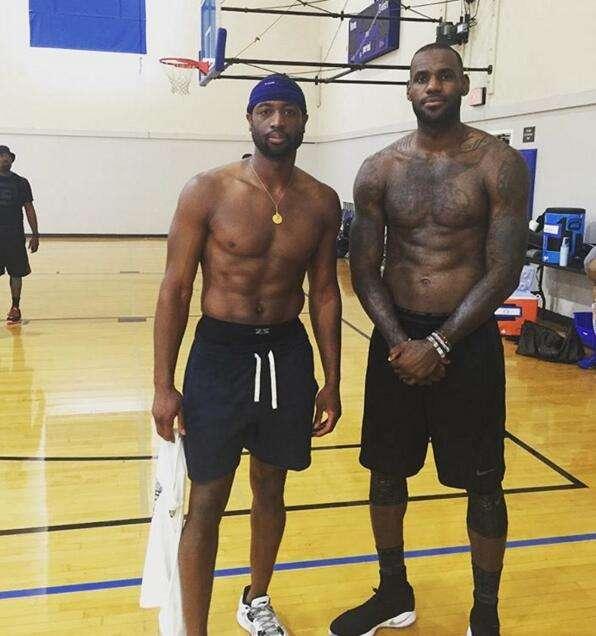 曼联1-1负于西汉姆联，B费错失绝杀，全场射门6次，未进，5轮仅1胜。（曼联1-1战平西汉姆联，B费错失绝杀，6次射门无功而返，近5轮仅1胜）