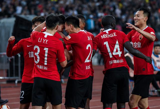 安东尼·乔书亚的性感让美国观众陷入狂热（安东尼·约书亚的魅力令美国观众为之疯狂）