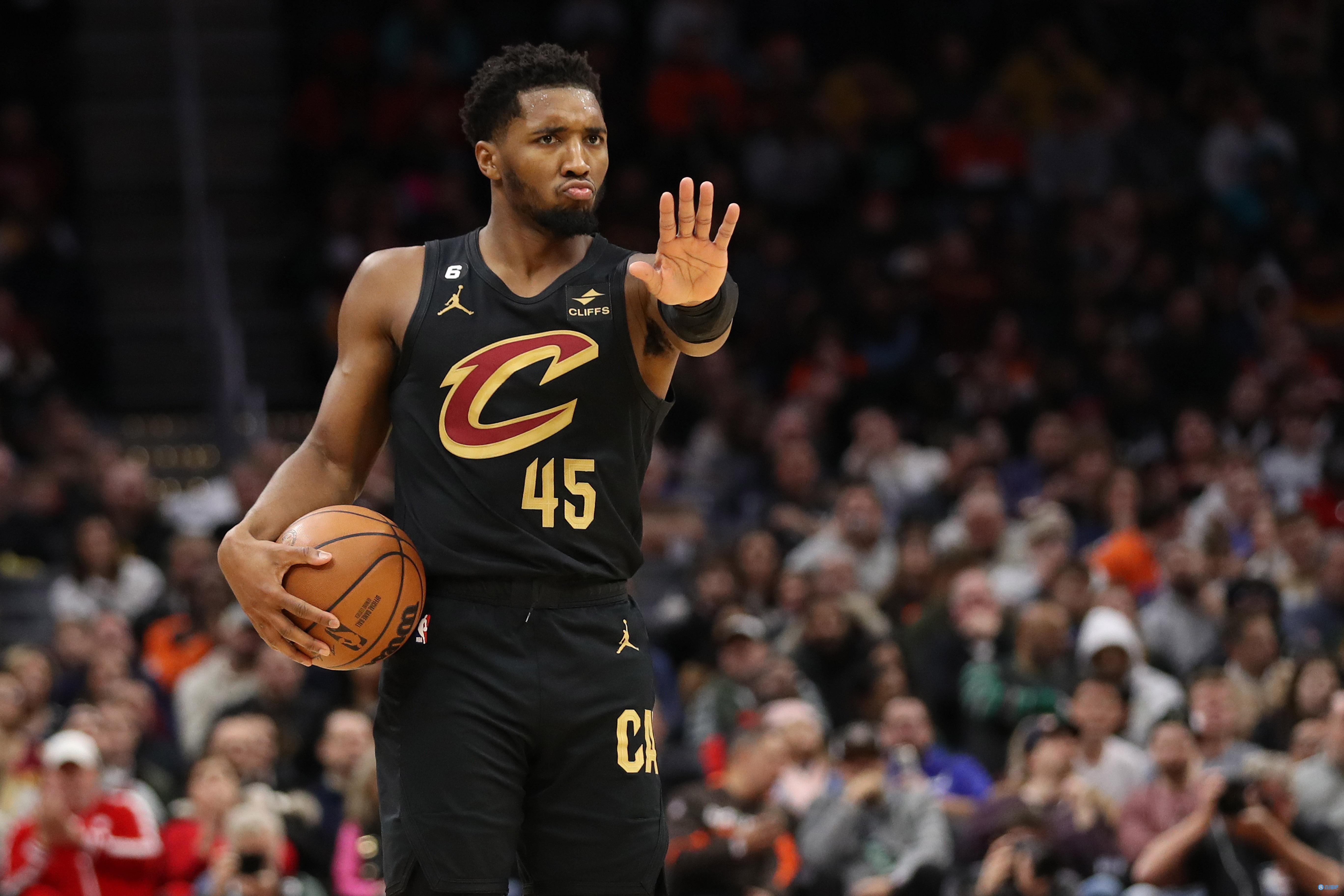 内马尔当记首功！桑托斯最后6轮豪取4胜2平，最终成功保级（内马尔立下头功！桑托斯末6轮4胜2平，惊险保级）