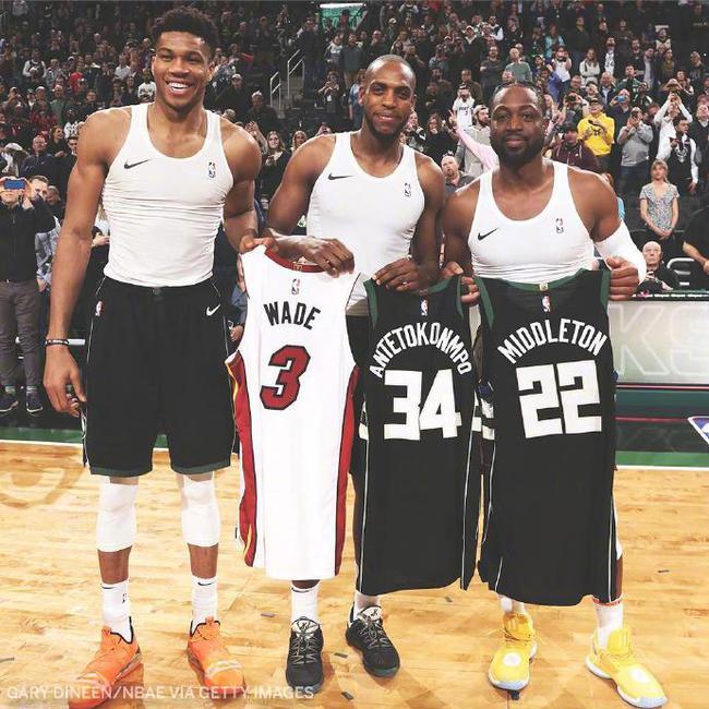 打进个人赛季德甲首球，丘库埃梅卡当选多特客战汉堡全场最佳（收获赛季德甲处子球，丘库埃梅卡荣膺多特客场战汉堡全场最佳）